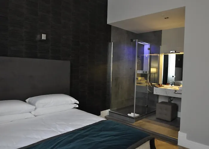 Place 24 Suites&Wellness